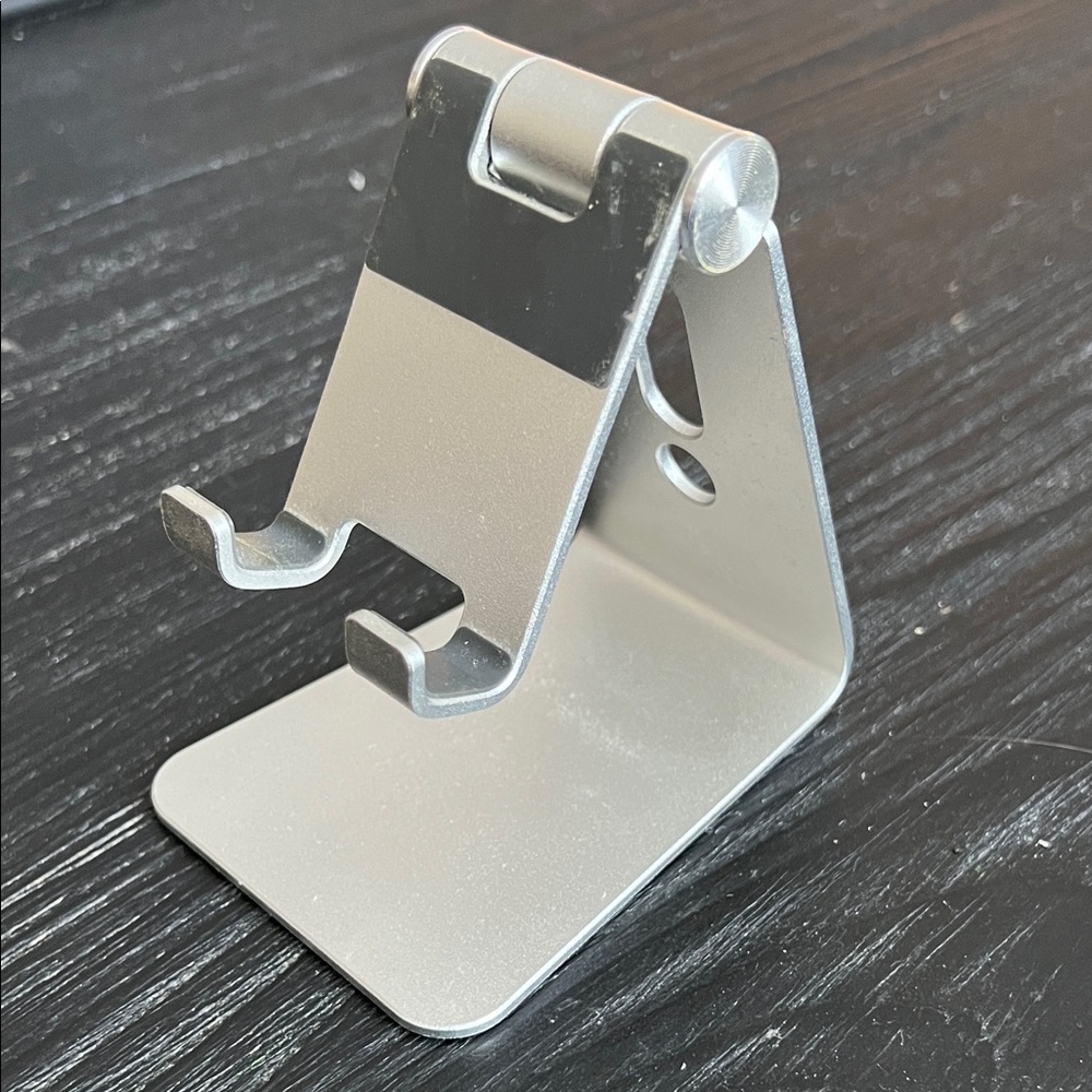 EUC Universal Hands Free Silver Phone Stand